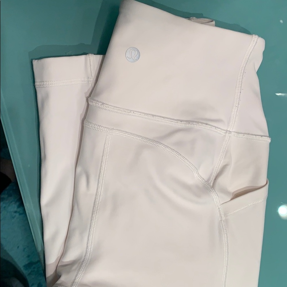 LULULEMON ALL THE RIGHT PLACES SIZE4